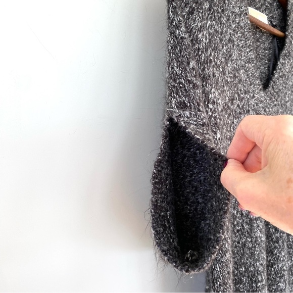 Michael Kors sweater with v-neck and short bat-wing sleeves - Picture 6 of 11